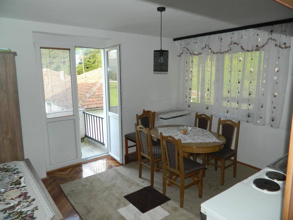Apartman Sutjeska تجينتيستيه المظهر الخارجي الصورة