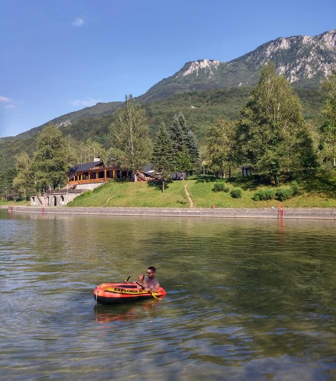 Apartman Sutjeska تجينتيستيه المظهر الخارجي الصورة